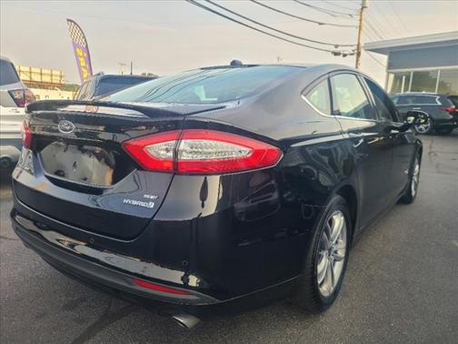 2016 Ford Fusion Hybrid SE