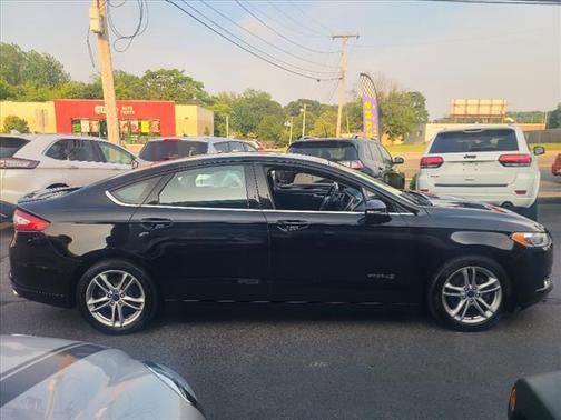 2016 Ford Fusion Hybrid SE