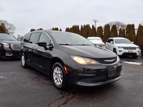 2021 Chrysler Voyager LX