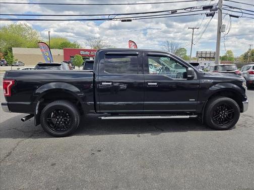 Black 2015 Ford F-150 XLT