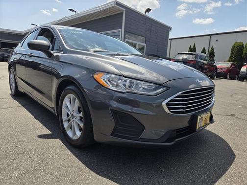 Magnetic Metallic 2019 Ford Fusion SE