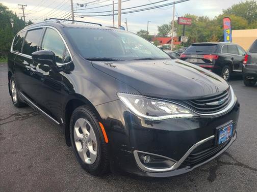 2018 Chrysler Pacifica Hybrid Touring L