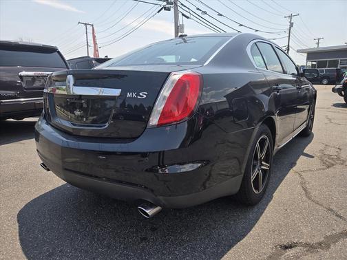Tuxedo Black Clearcoat Metallic 2009 Lincoln MKS Base
