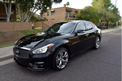 2017 INFINITI Q70 3.7X