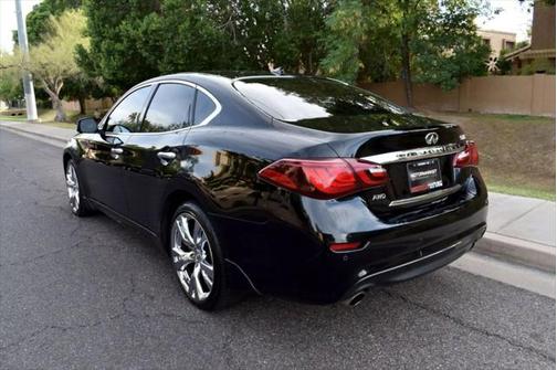 2017 INFINITI Q70 3.7X