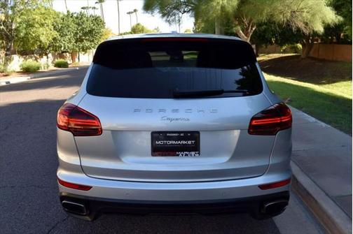2017 Porsche Cayenne Platinum Edition