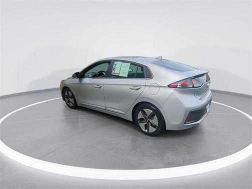 2022 Hyundai IONIQ Hybrid SEL
