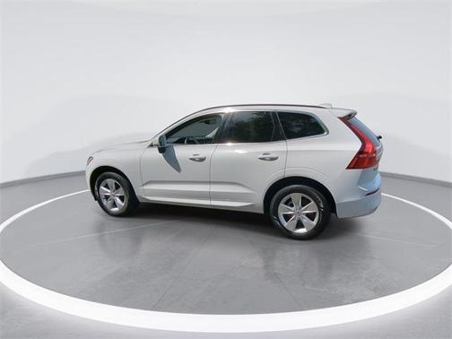 2022 Volvo XC60 B5 Momentum