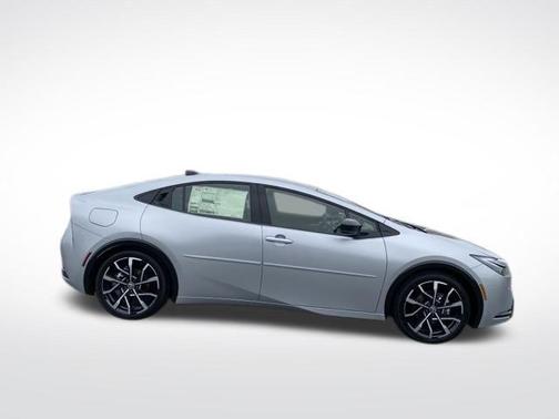 2025 Toyota Prius L