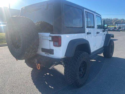 Bright White Clearcoat 2018 Jeep Wrangler JK Unlimited Sport