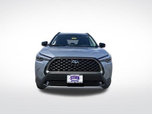 2025 Toyota Corolla Cross XLE