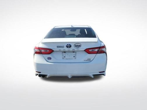 2019 Toyota Camry Hybrid SE