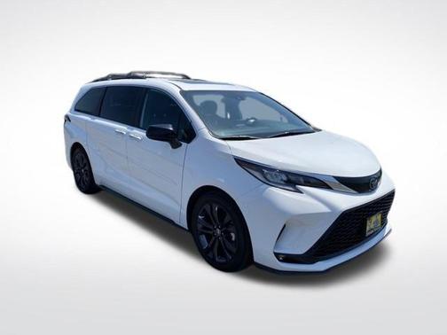 2022 Toyota Sienna XSE 7 Passenger
