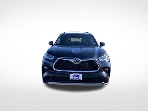 2025 Toyota Highlander Hybrid Platinum