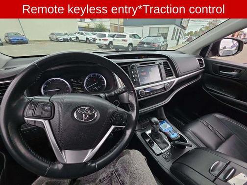2018 Toyota Highlander SE