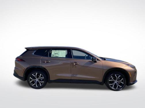 2025 Toyota Crown Signia XLE