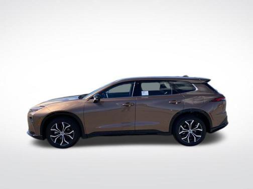 2025 Toyota Crown Signia XLE