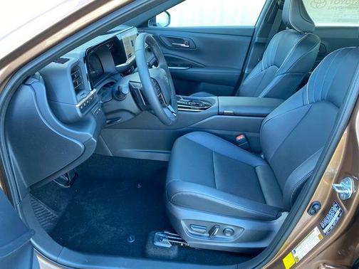 2025 Toyota Crown Signia XLE