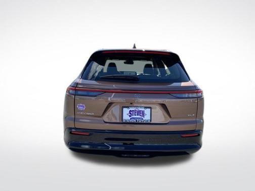 2025 Toyota Crown Signia XLE
