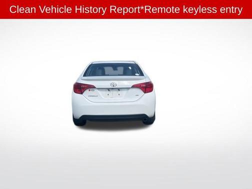 Super White 2017 Toyota Corolla SE