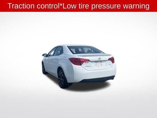 Super White 2017 Toyota Corolla SE