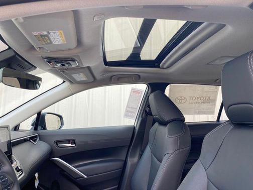2025 Toyota Corolla Cross XLE