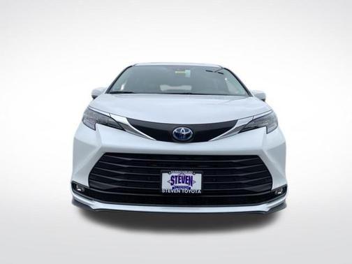 2025 Toyota Sienna XLE 7 Passenger