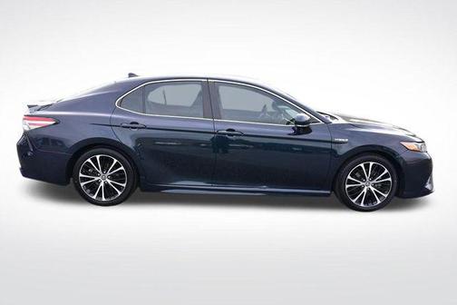2018 Toyota Camry Hybrid SE