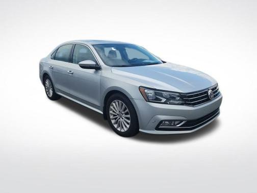 2016 Volkswagen Passat 1.8T SE w/Technology
