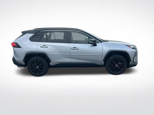 2022 Toyota RAV4 Hybrid SE