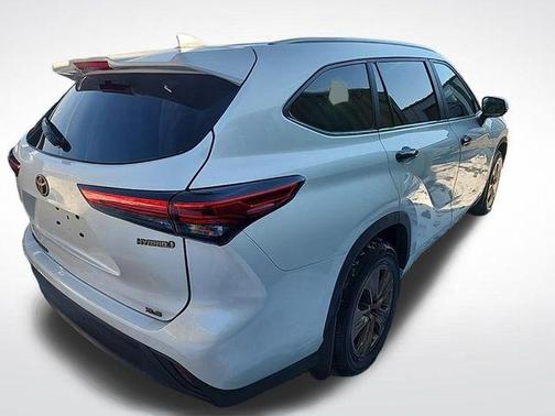 2023 Toyota Highlander Hybrid XLE