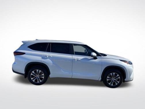 2025 Toyota Highlander XLE