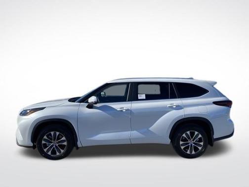 2025 Toyota Highlander XLE