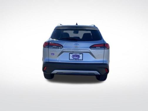 2025 Toyota Corolla Cross XLE
