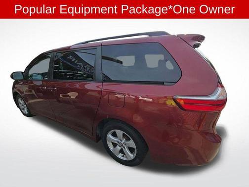 2020 Toyota Sienna LE