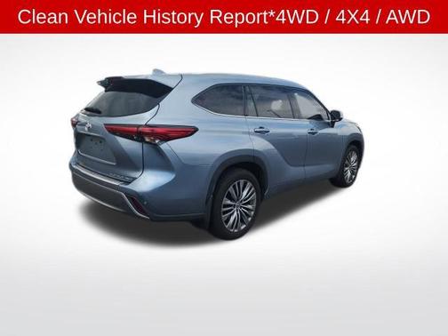 Moon Dust 2020 Toyota Highlander Platinum