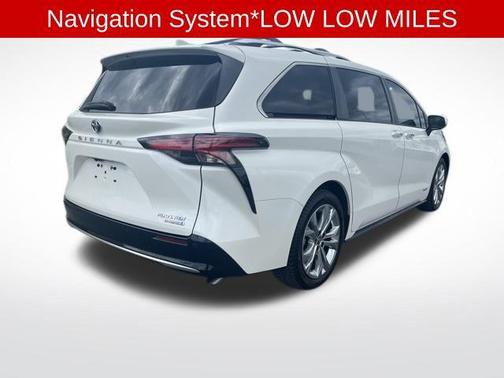2021 Toyota Sienna Platinum 7 Passenger