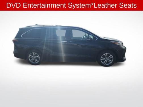 2022 Toyota Sienna Platinum 7 Passenger
