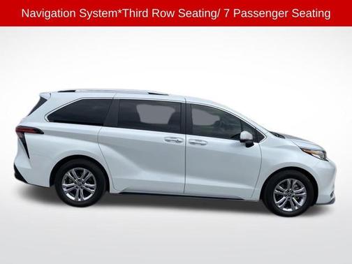 2022 Toyota Sienna Platinum 7 Passenger