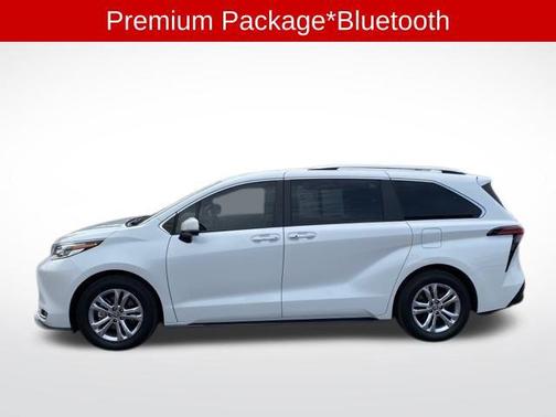 2022 Toyota Sienna Platinum 7 Passenger