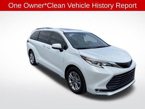 2022 Toyota Sienna Platinum 7 Passenger