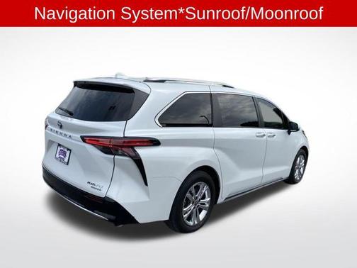 2022 Toyota Sienna Platinum 7 Passenger