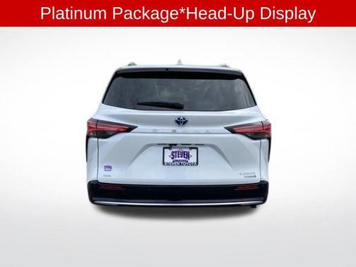 2022 Toyota Sienna Platinum 7 Passenger