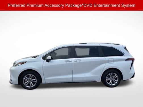 2022 Toyota Sienna Platinum 7 Passenger
