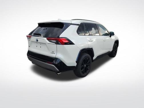 2022 Toyota RAV4 Hybrid SE