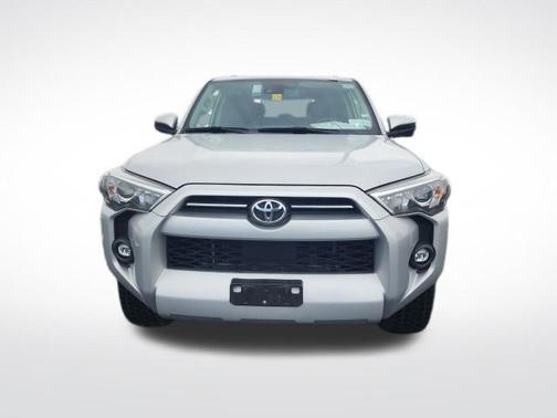 Classic Silver Metallic 2024 Toyota 4Runner SR5