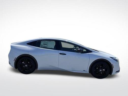 2025 Toyota Prius L