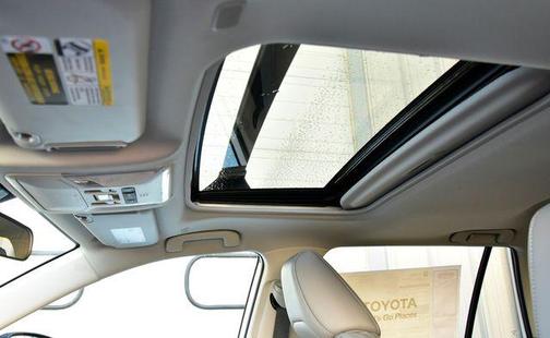 2025 Toyota RAV4 Hybrid XLE Premium