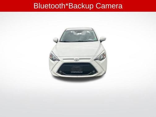 2020 Toyota Yaris Sedan LE