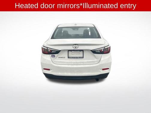 2020 Toyota Yaris Sedan LE